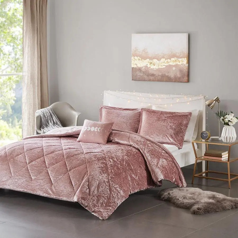 Felicia Casual Velvet Comforter Set Blush King/Cal King