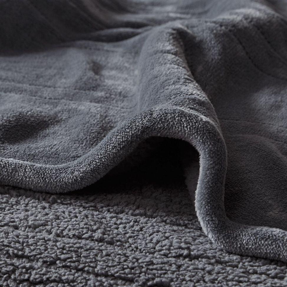 Heated Microlight Berber Queen Blanket Gray