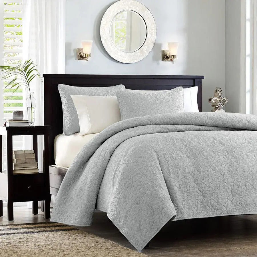 Quebec King/California King Reversible Coverlet Set Gray