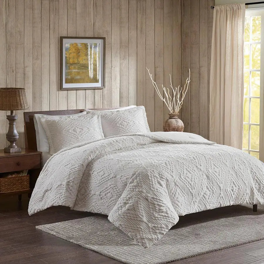 Teton Embroidered Plush Coverlet Set King/Cal King Ivory