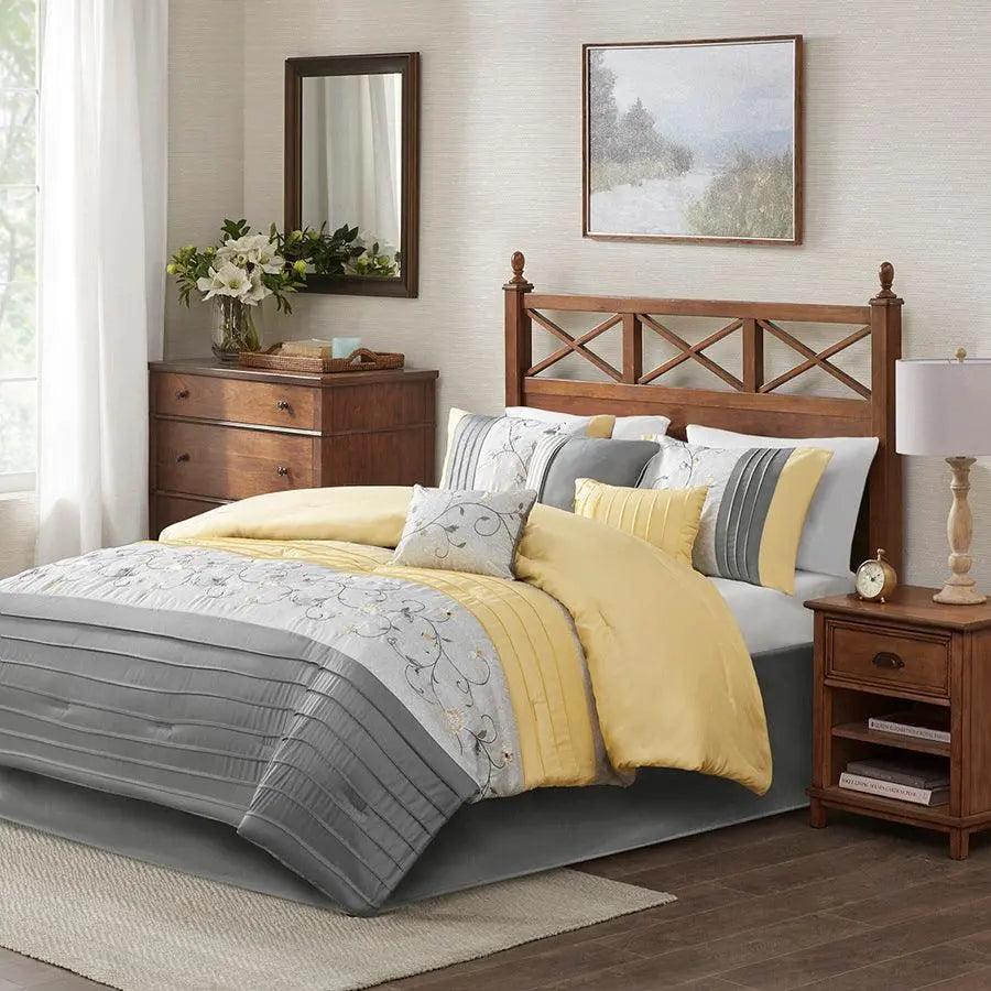 Serene Casual Embroidered 7 Piece Comforter Set Yellow Cal King